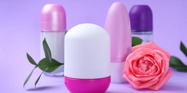 Fraîche et confiante en été : la routine anti-transpiration à adopter